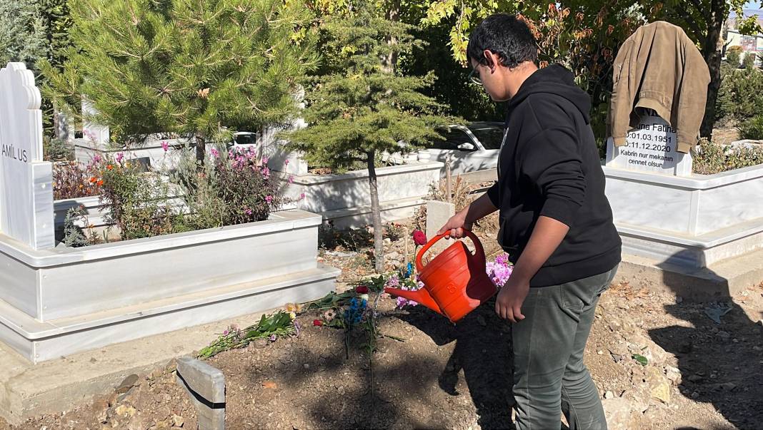 Eşinin öldürdüğü öğretmen Ebru Küçüktaşdemir’e Konya’da acı veda 9